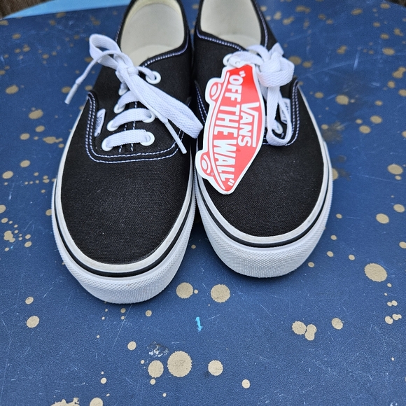 Vans Black and White Canvas Shoes - Picture 6 of 16